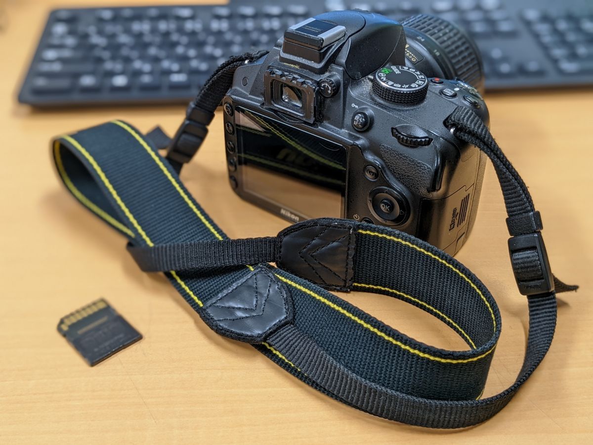 美品使用数回 メーカー保証Nikon Z8 元箱あり （ニコンのカメラ買取で 